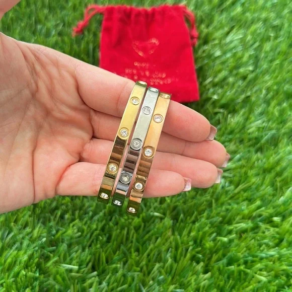 Styled collection trio - Picture 3 of 3